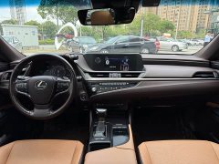 Lexus ES 2020 300h Premium Edition - ფოტო 11