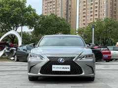 Lexus ES 2020 300h Premium Edition - ფოტო 2