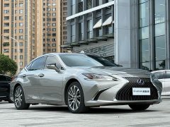 Lexus ES 2020 300h Premium Edition - ფოტო 3
