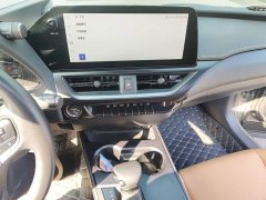 Lexus UX 2022 260h Exploration & Interest Edition - ფოტო 14