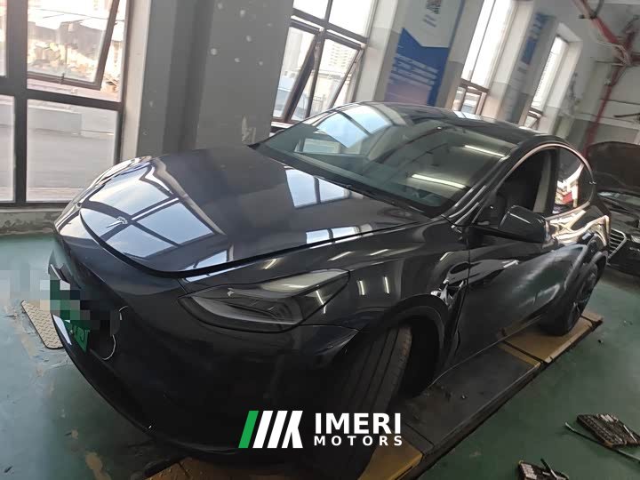 Tesla Model Y Rear-Wheel Drive
