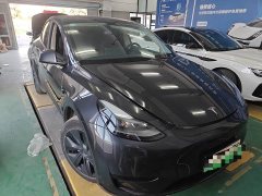 Tesla Model Y Rear-Wheel Drive - ფოტო 2