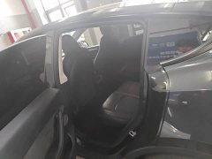 Tesla Model Y Rear-Wheel Drive - ფოტო 6