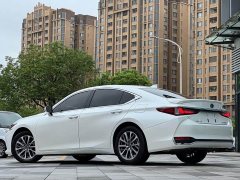 Lexus ES 260 Excellence Edition - ფოტო 5