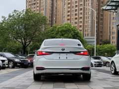 Lexus ES 260 Excellence Edition - ფოტო 6
