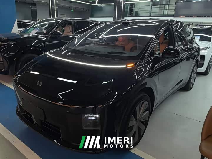 Li Auto i8 Standard Edition - ავტომობილი ჩინეთიდან