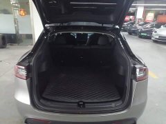 Tesla Model Y Rear-Wheel Drive - ფოტო 18