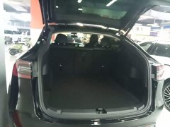 Tesla Model Y Standard Range RWD - ფოტო 18