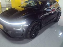 Tesla Model Y Rear-Wheel Drive - ფოტო 1