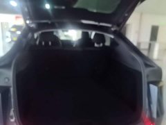 Tesla Model Y Rear-Wheel Drive - ფოტო 18