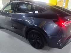 Tesla Model Y Rear-Wheel Drive - ფოტო 4