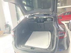 Tesla Model Y Rear-Wheel Drive - ფოტო 18