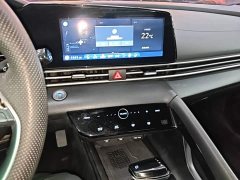 Hyundai Elantra 1.5L CVT Luxury - ფოტო 12