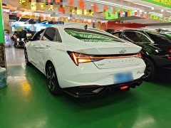 Hyundai Elantra 1.5L CVT Luxury - ფოტო 4
