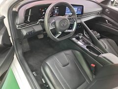 Hyundai Elantra 1.5L CVT Luxury - ფოტო 9