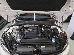 Volkswagen Lingdu L 280TSI DSG Dazzling Red Edition - ფოტო 19