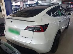 Tesla Model Y Rear-Wheel Drive - ფოტო 6