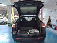 Tesla Model Y Rear-Wheel Drive - ფოტო 18