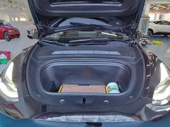 Tesla Model Y Rear-Wheel Drive - ფოტო 19