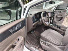 Volkswagen Viloran 380TSI Prestige - ფოტო 13