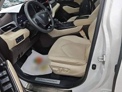 Toyota Highlander Hybrid 2.5L AWD Premium 7-Seater - ფოტო 14