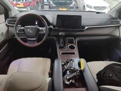 Toyota Sienna 2.5L Hybrid Comfort Edition - ფოტო 9