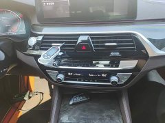 BMW 5 Series Facelift 525Li M Sport Package - ფოტო 9