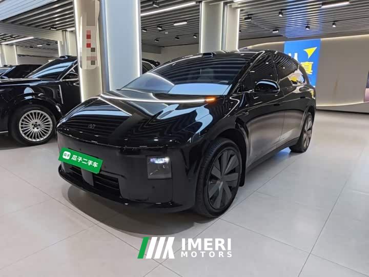 Li Auto i8 Standard Edition