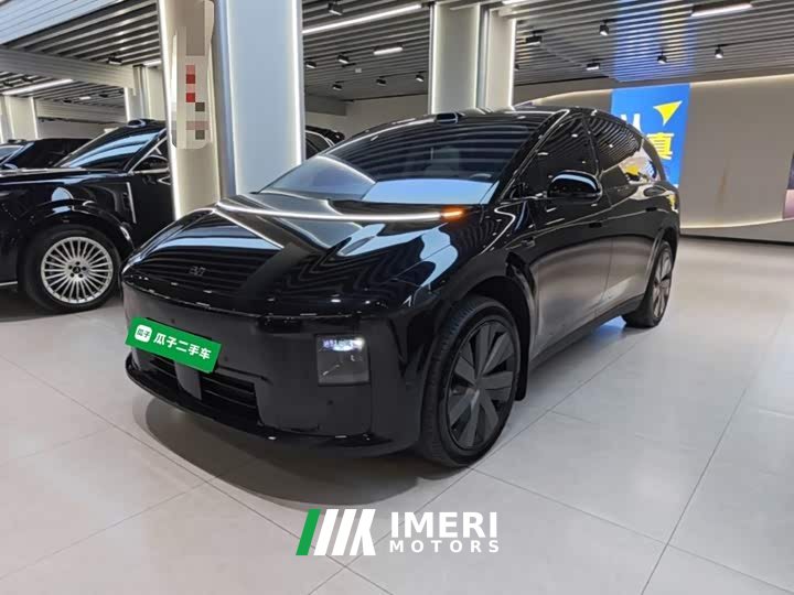 Li Auto i8 Standard Edition - ავტომობილი ჩინეთიდან