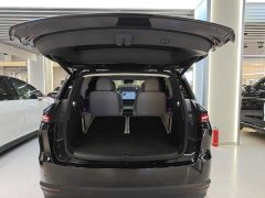 Li Auto i8 Standard Edition - ფოტო 18