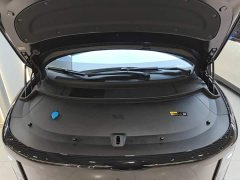 Li Auto i8 Standard Edition - ფოტო 19