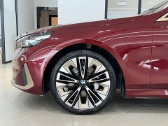 BMW 5 Series 530Li Luxury Edition Premium Package - ფოტო 16