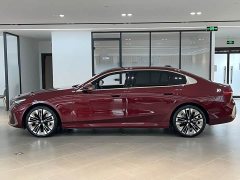 BMW 5 Series 530Li Luxury Edition Premium Package - ფოტო 17
