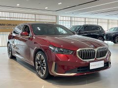 BMW 5 Series 530Li Luxury Edition Premium Package - ფოტო 3