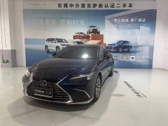 Lexus ES 300h Premium Edition - ფოტო 1
