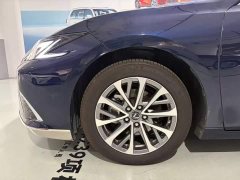 Lexus ES 300h Premium Edition - ფოტო 10