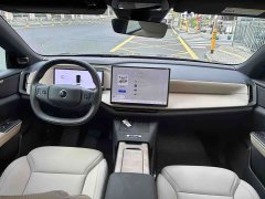 Volvo XC70 Plug-in Hybrid 2026 AWD Extended Range Core - ფოტო 4