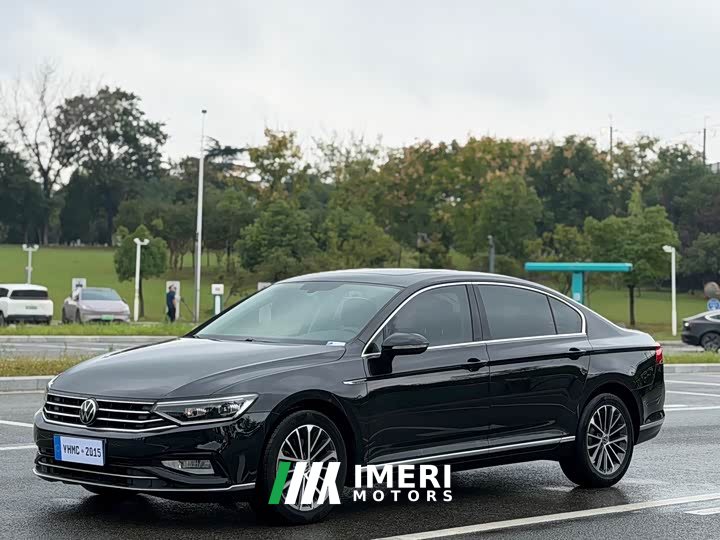 Volkswagen Magotan 330TSI DSG Luxury