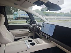 Li Auto Li Xiang MEGA Ultra - ფოტო 10