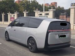 Li Auto Li Xiang MEGA Ultra - ფოტო 11