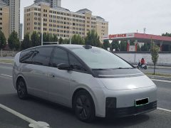 Li Auto Li Xiang MEGA Ultra - ფოტო 3