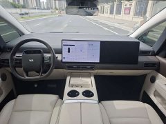 Li Auto Li Xiang MEGA Ultra - ფოტო 7