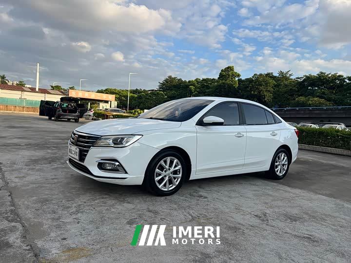 SAIC MG i5 1.5L Manual 4G Connected Deluxe Edition