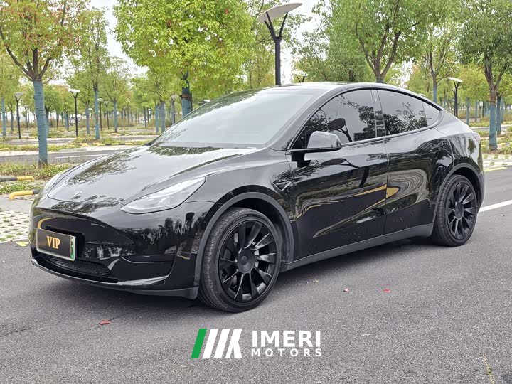 Tesla Model Y Facelift Rear-Wheel Drive