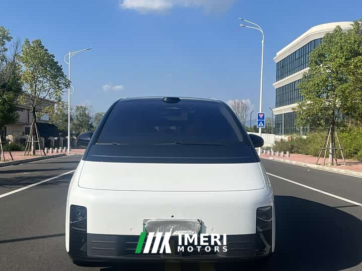 Li Auto MEGA 2025 Home Family Edition - ავტომობილი ჩინეთიდან