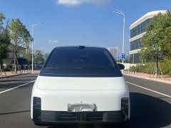 Li Auto MEGA 2025 Home Family Edition - ფოტო 1
