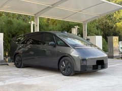 Li Auto Li Xiang MEGA Ultra - ფოტო 3