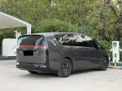 Li Auto Li Xiang MEGA Ultra - ფოტო 9