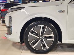 Li Auto L6 Max - ფოტო 4