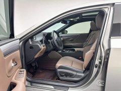 Lexus ES 300h Premium Edition - ფოტო 12